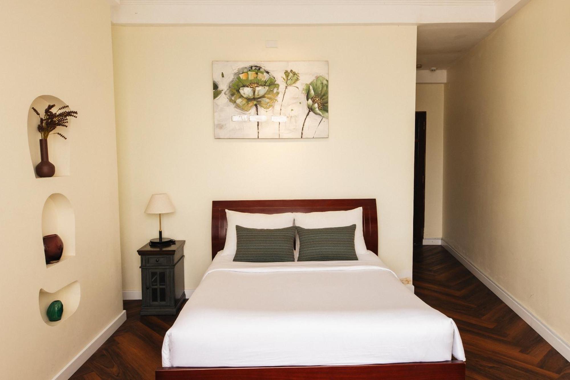 9 Hostel And Suites Хошимин Экстерьер фото